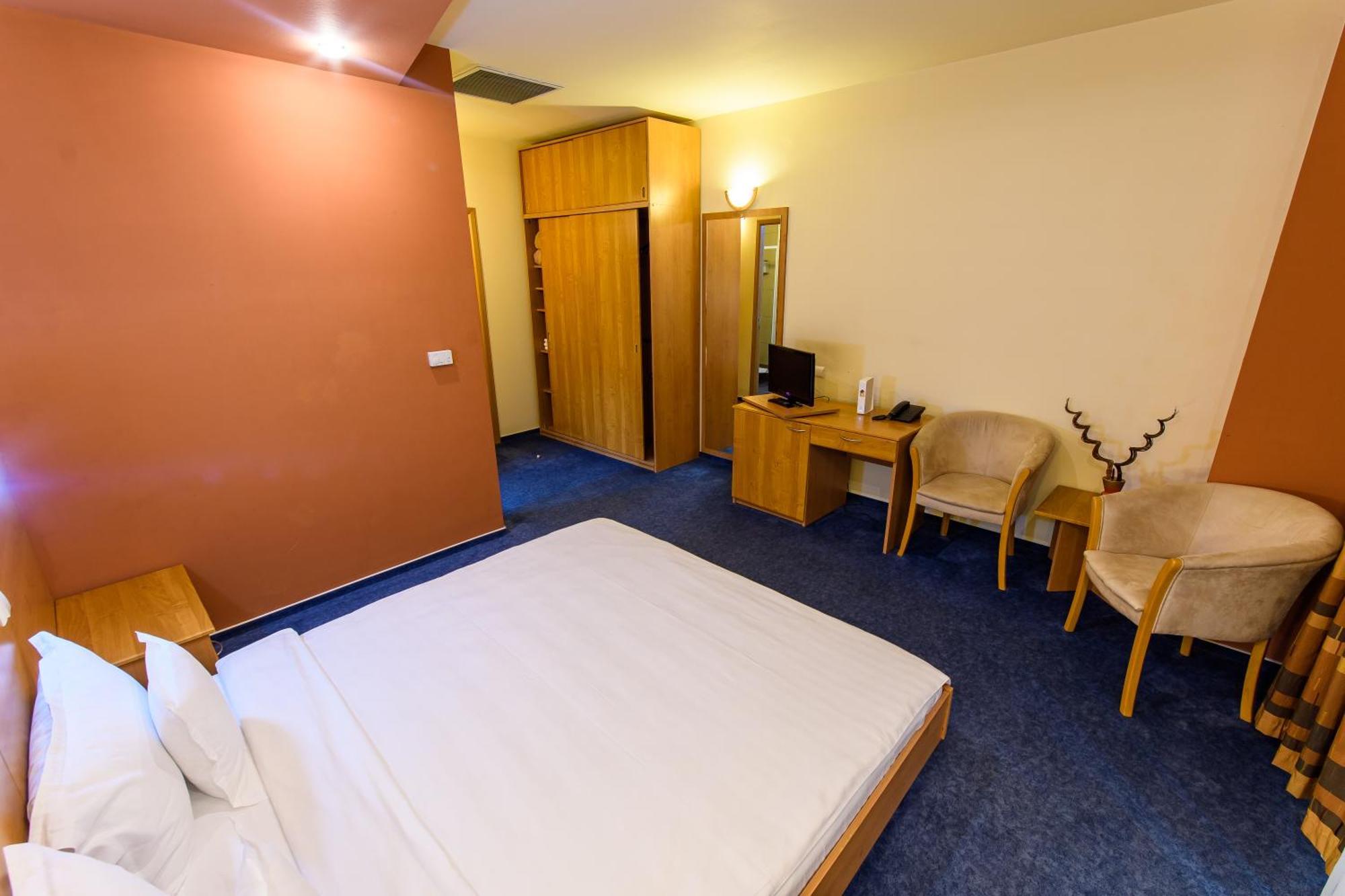 Hotel Torontal Temeşvar Dış mekan fotoğraf