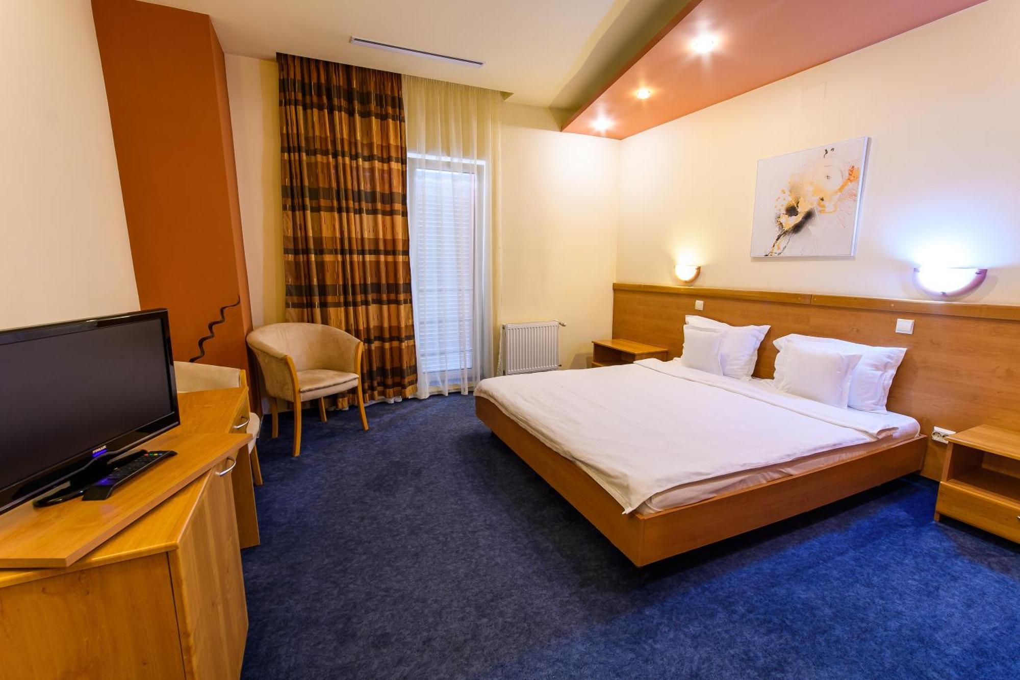 Hotel Torontal Temeşvar Dış mekan fotoğraf