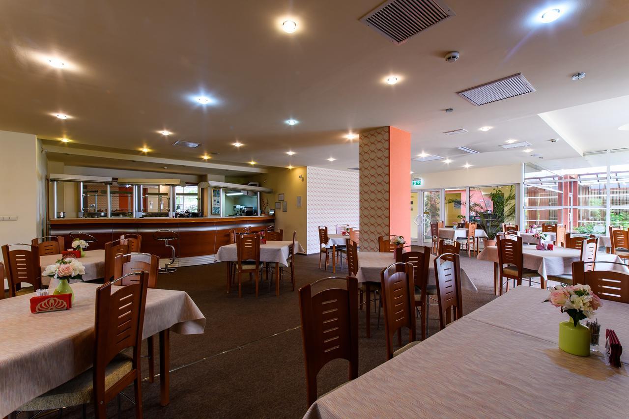 Hotel Torontal Temeşvar Dış mekan fotoğraf