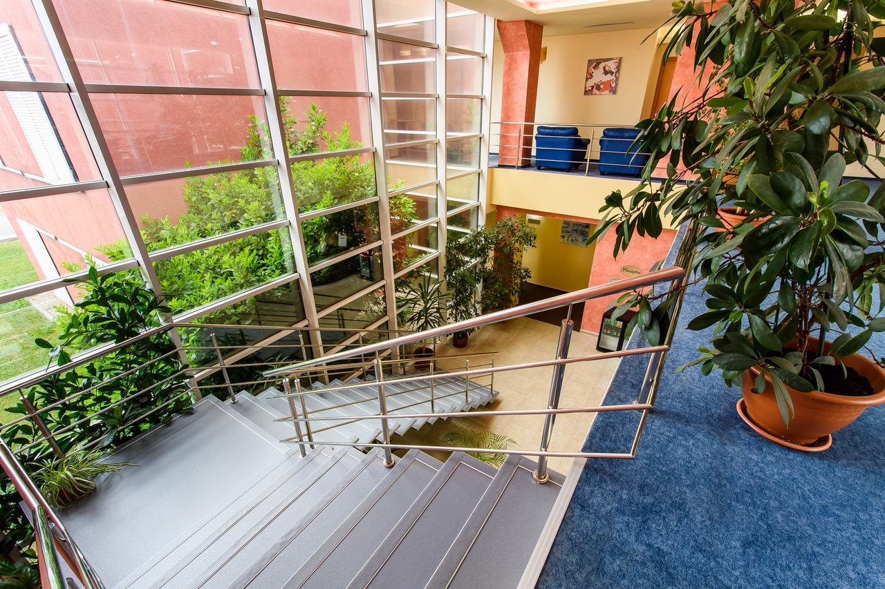 Hotel Torontal Temeşvar Dış mekan fotoğraf