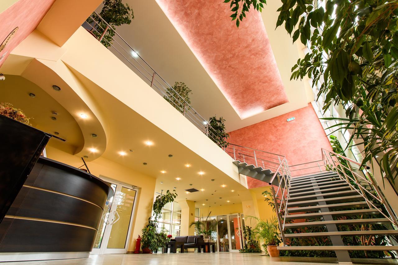 Hotel Torontal Temeşvar Dış mekan fotoğraf
