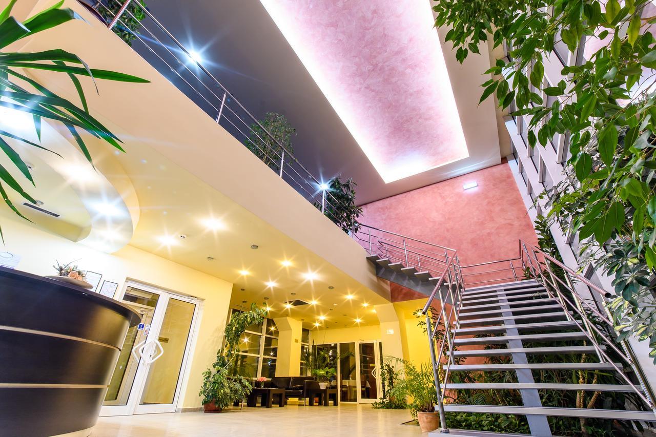 Hotel Torontal Temeşvar Dış mekan fotoğraf